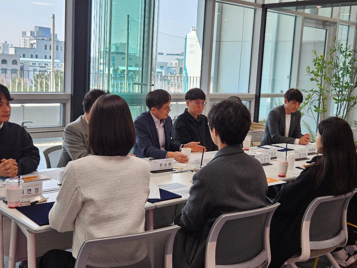 회의 사진4.jpg